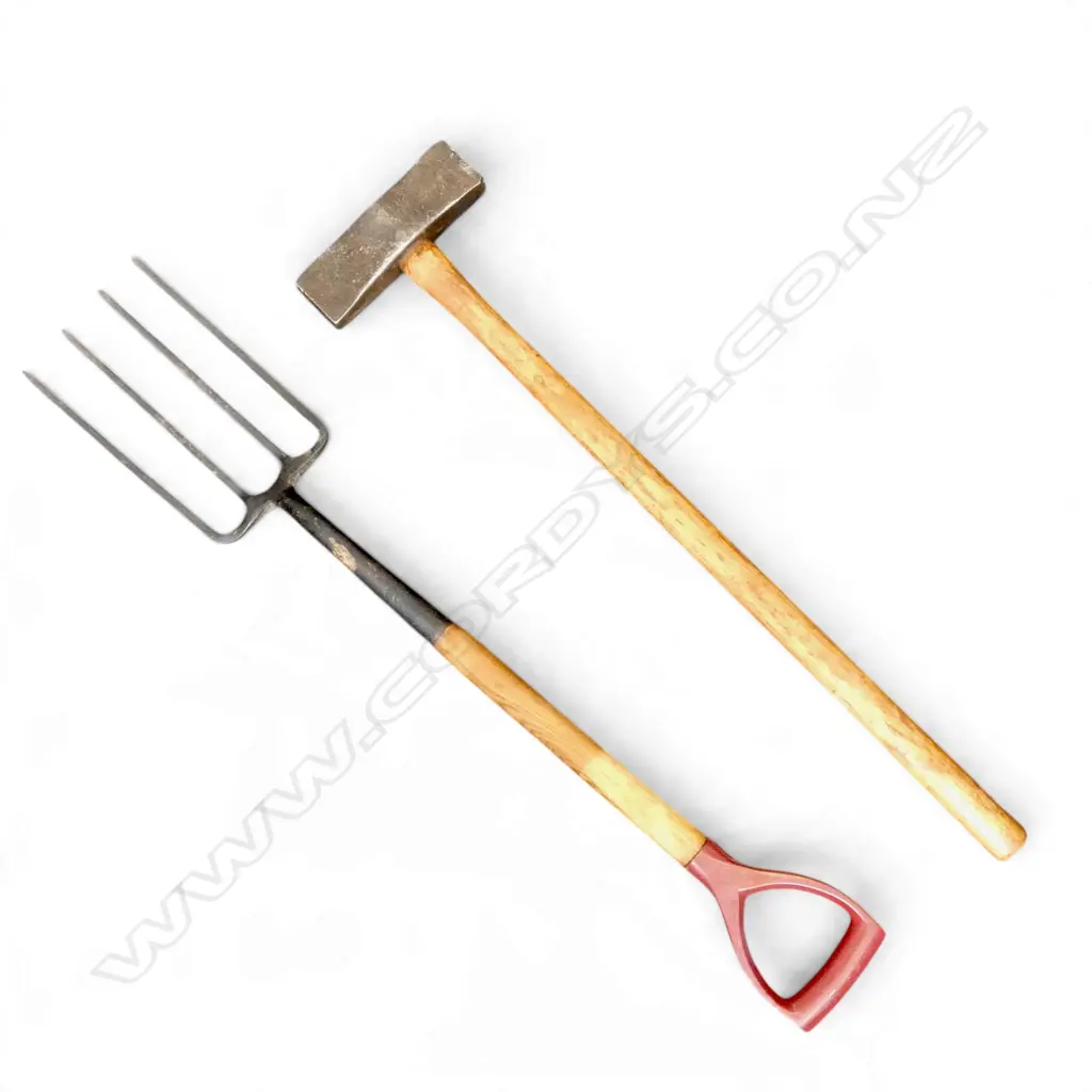 VINTAGE ROCK HAMMER L.880mm, GARDEN FORK L.985mm Image 1++