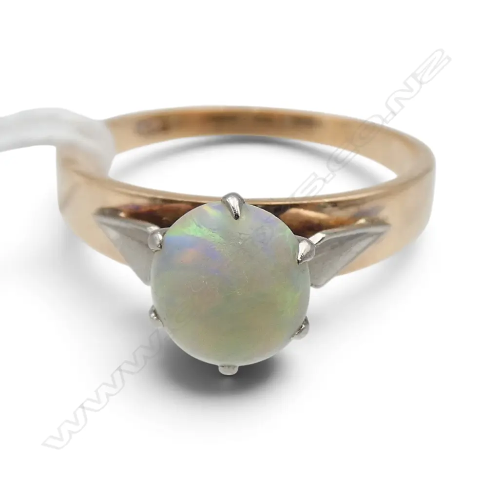 9CT MILK OPAL RING 3gms with good colour SIZE Q Image 1++
