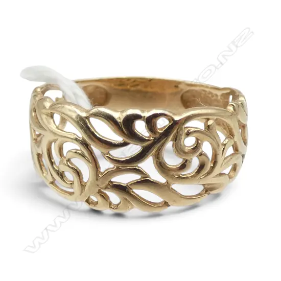 9CT  FILIGREE RING, SMALL FAULT IN PATTERN 2.5gms SIZE S