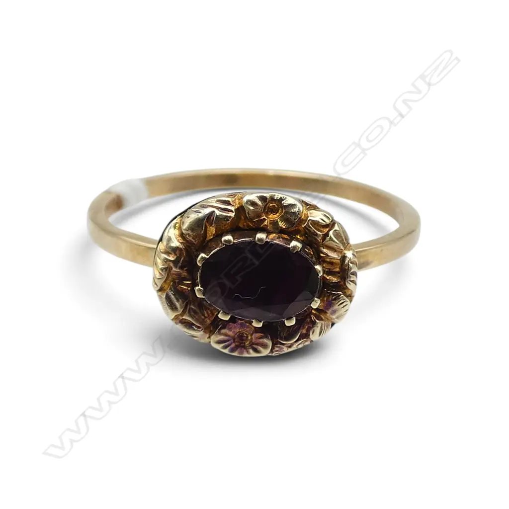 9ct & 14ct GOLD PART ANTIQUE & GARNET RING. The shank more modern. 2.12gms SIZE P1/2 Image 1++