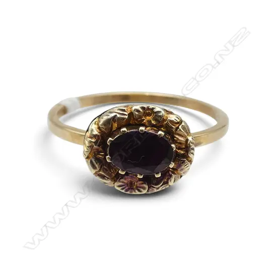 9ct & 14ct GOLD PART ANTIQUE & GARNET RING. The shank more modern. 2.12gms SIZE P1/2