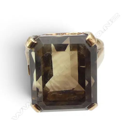 14CT SMOKY QUARTZ COCKTAIL RING 7.5gms SIZE L