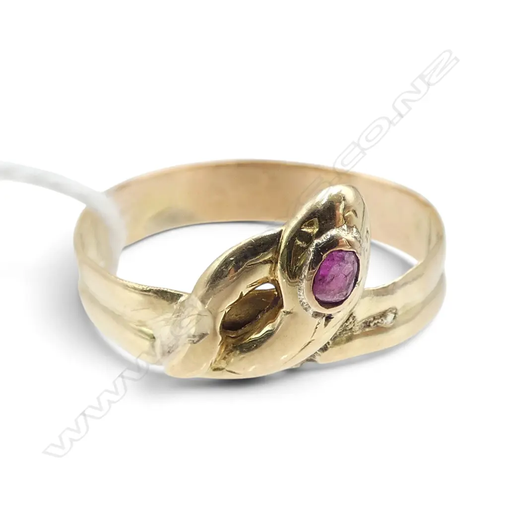 ANTIQUE 18ct GOLD SNAKE RING with RUBY SET HEAD 2.4gms size R Image 1++