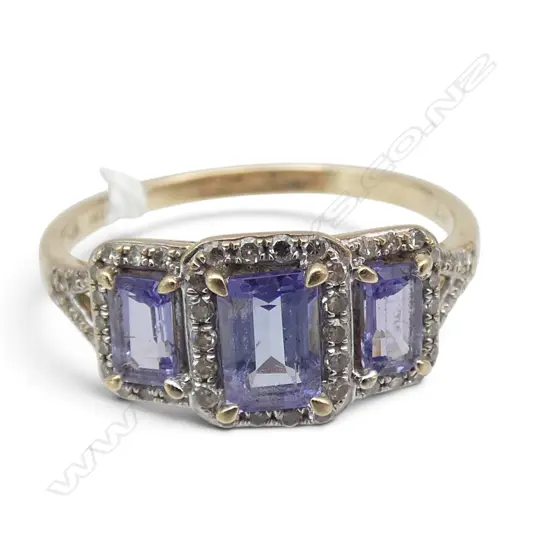 10ct TANZANITE & DIAMOND RING, 2.67gm, SIZE T