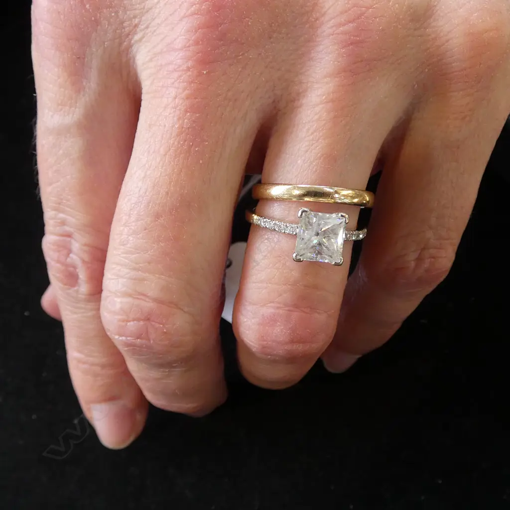 14ct W/GOLD & DIAMOND SOLITAIRE RING, 2.01ct princess cut diamond fracture filled, I I2, SIZE M, 2.56gms VALUATION Image 1++