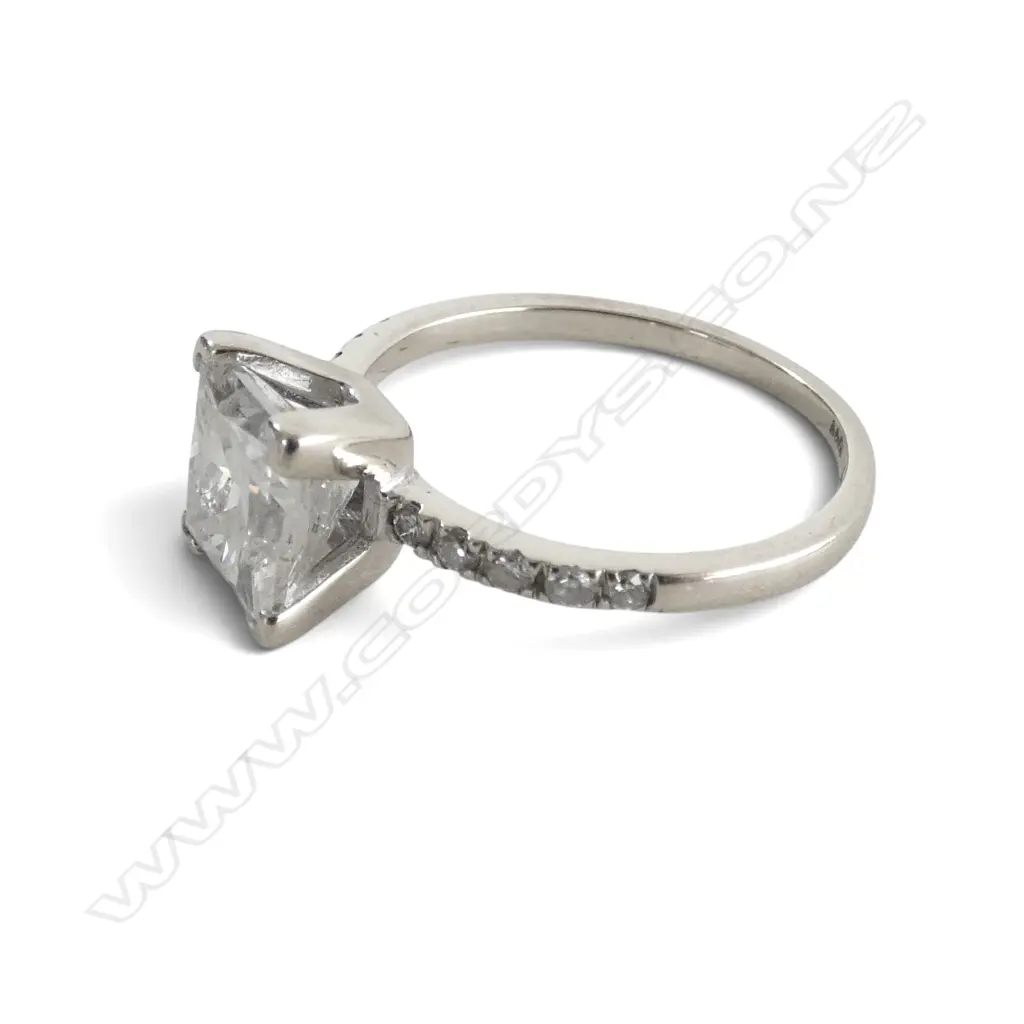 14ct W/GOLD & DIAMOND SOLITAIRE RING, 2.01ct princess cut diamond fracture filled, I I2, SIZE M, 2.56gms VALUATION Image 1++