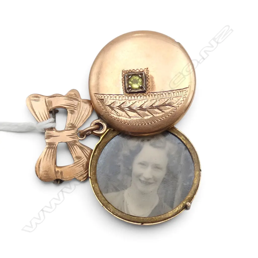 9ct GOLD LOCKET BROOCH 7gms Image 1++