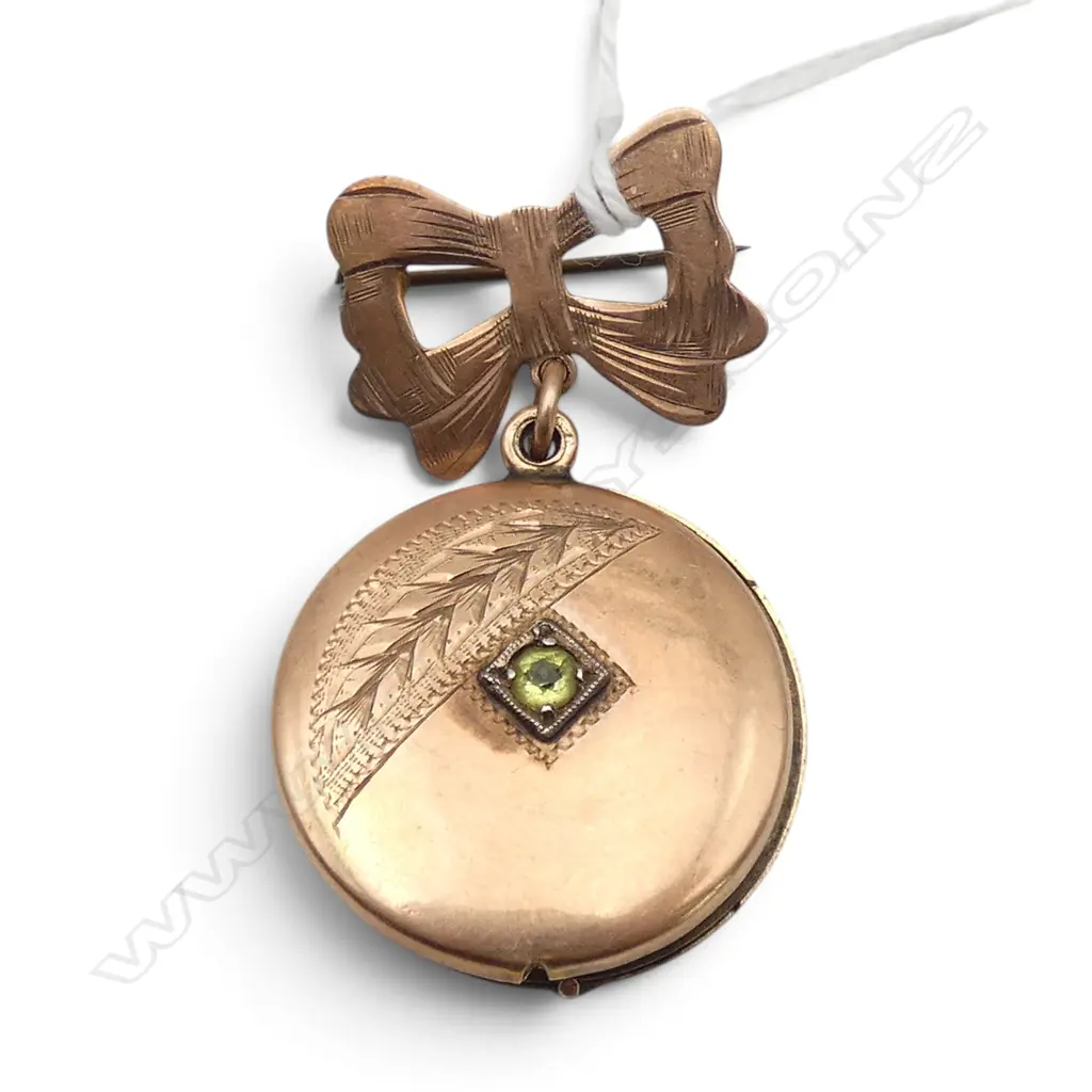9ct GOLD LOCKET BROOCH 7gms Image 1++
