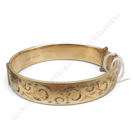 9ct GOLD w METAL CORE ENGRAVED HINGED BANGLE