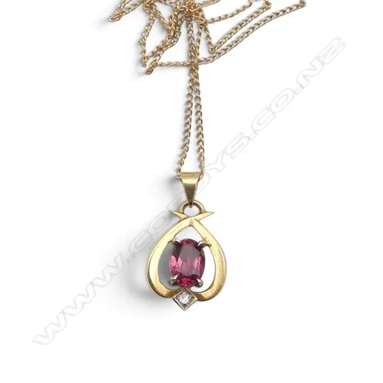 10CT GOLD CHAIN 1GM WITH 18CT GOLD PINK TOURMALINE & DIAMOND PENDANT TOTAL WIEGHT 2GMS