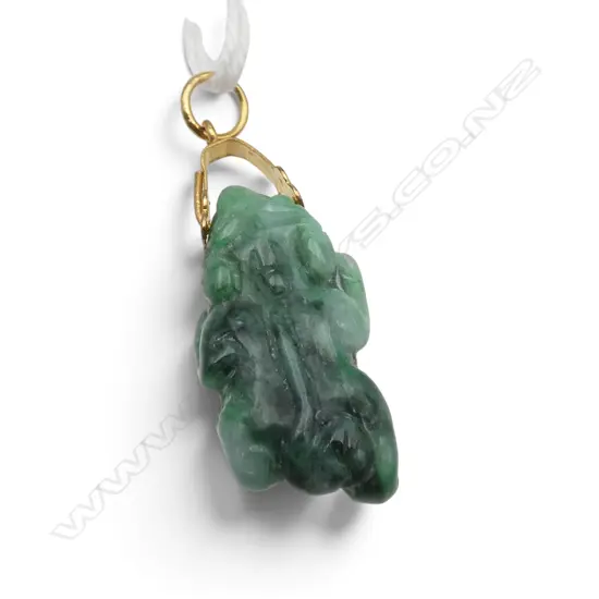 Shishi mythical beast form JADEITE GREEN PENDANT with 18ct gold plated bale fitting