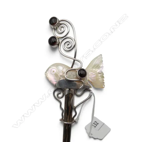 SILVER, MOTHER of PEARL & GARNET HAIR PIN, L.170mm