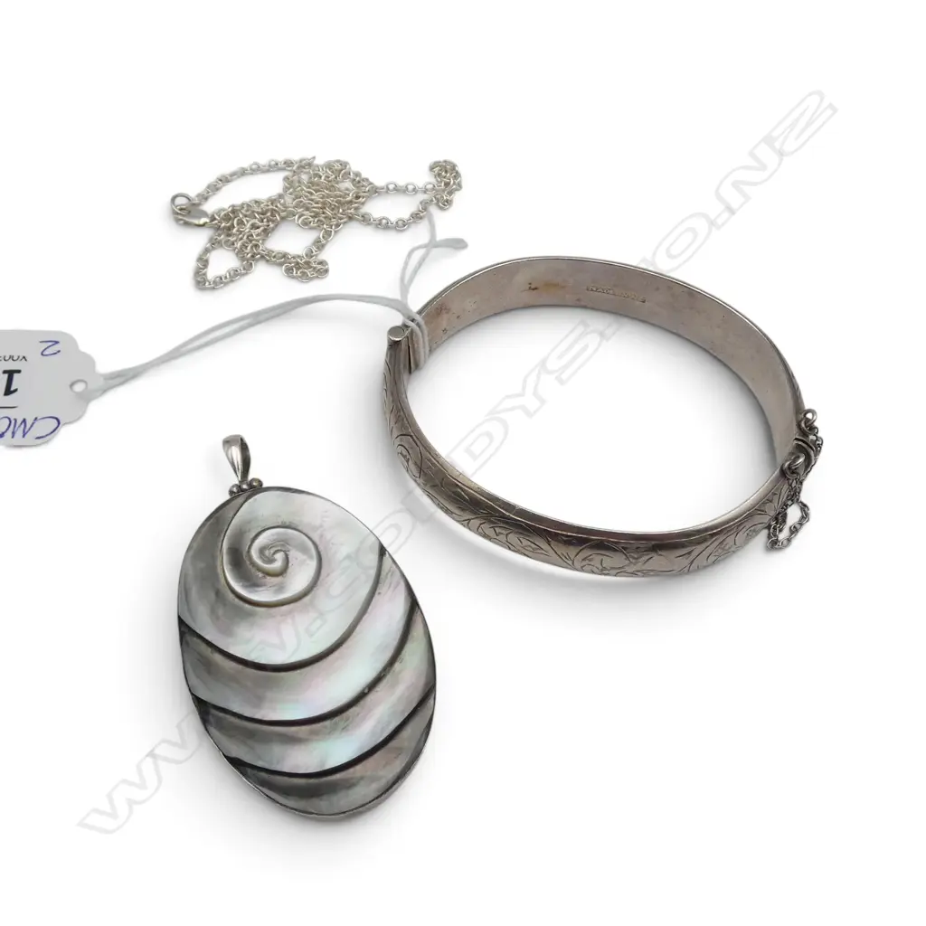 STG SILVER HINGED BANGLE & STG SILVER MOP PENDANT Image 1++