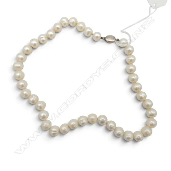 FRESH WATER CULTURED PEARL NECKLACE w SILVER CLASP