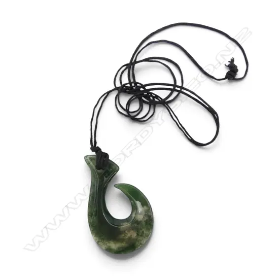 MOSS AGATE HEI MATAU PENDANT