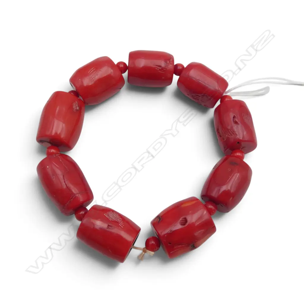 DYED RED CORAL BRACELET Image 1++