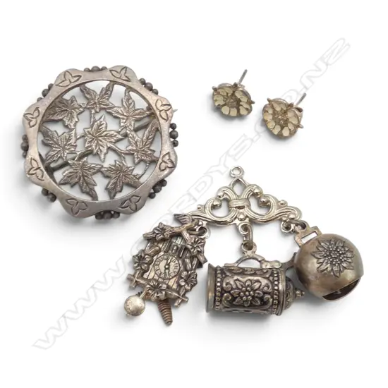 PAIR 'PAST TIMES' ENAMEL SILVER EARRINGS/3 800 SILVER GERMAN CHARMS AND METAL BROOCH