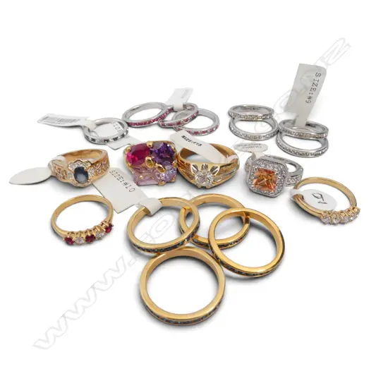 QTY COSTUME RINGS, NEW
