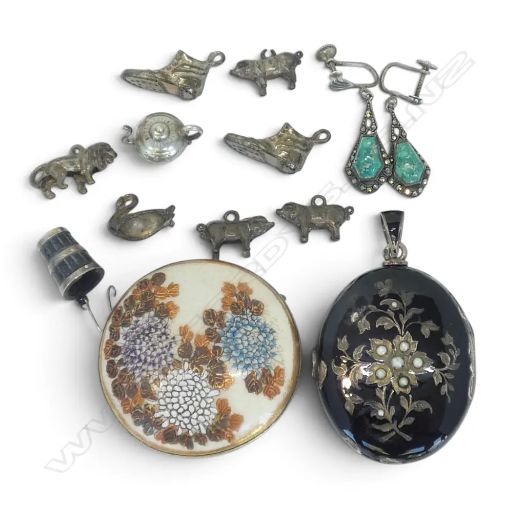 ASSTD. JEWELLERY - MARCASITE EARRINGS, DAMASCENE BRACELET, SATSUMA BUCKLE, LOCKET, CHARMS etc (some faults) Image 1++