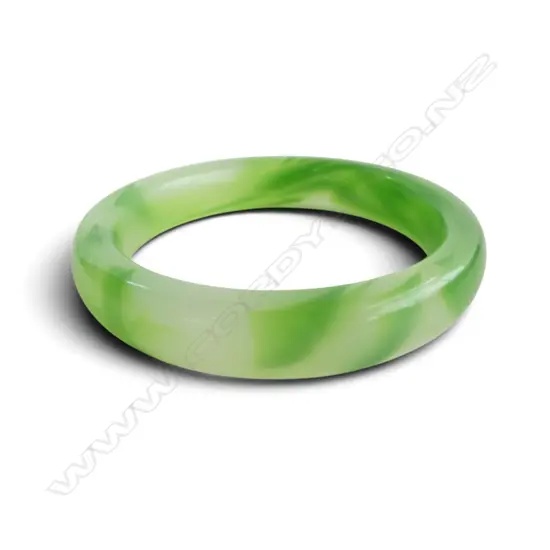 GLASS JADE STYLE BANGLE