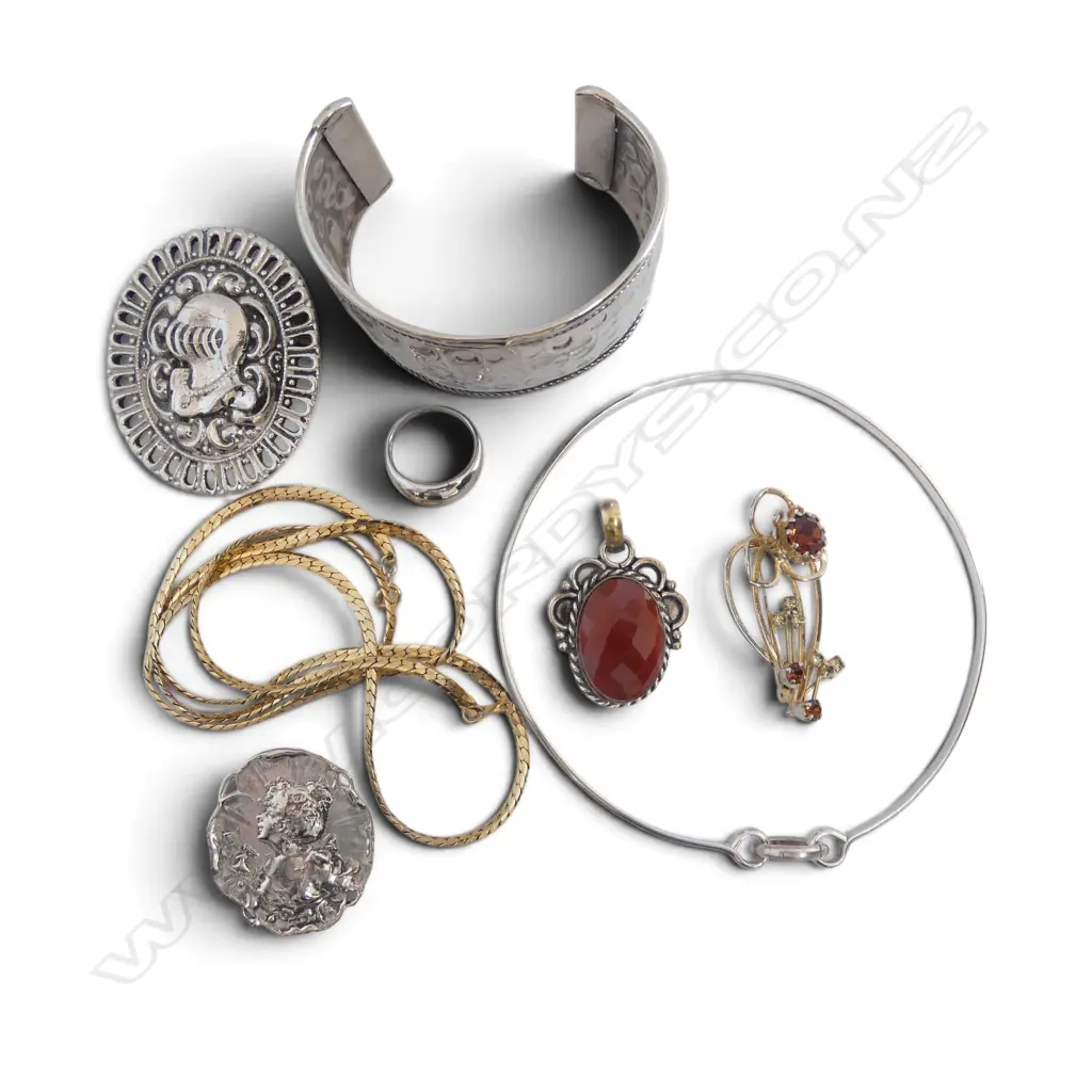 ASST. COSTUME JEWELLERY Image 1++
