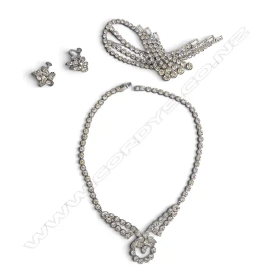 VINTAGE DIAMANTE SET; NECKLACE, BROOCH & PR EARRINGS