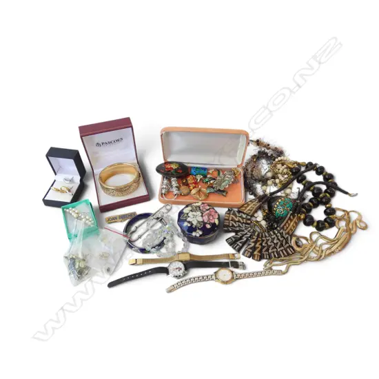 ASST. COSTUME JEWELLERY Incl. SILVER