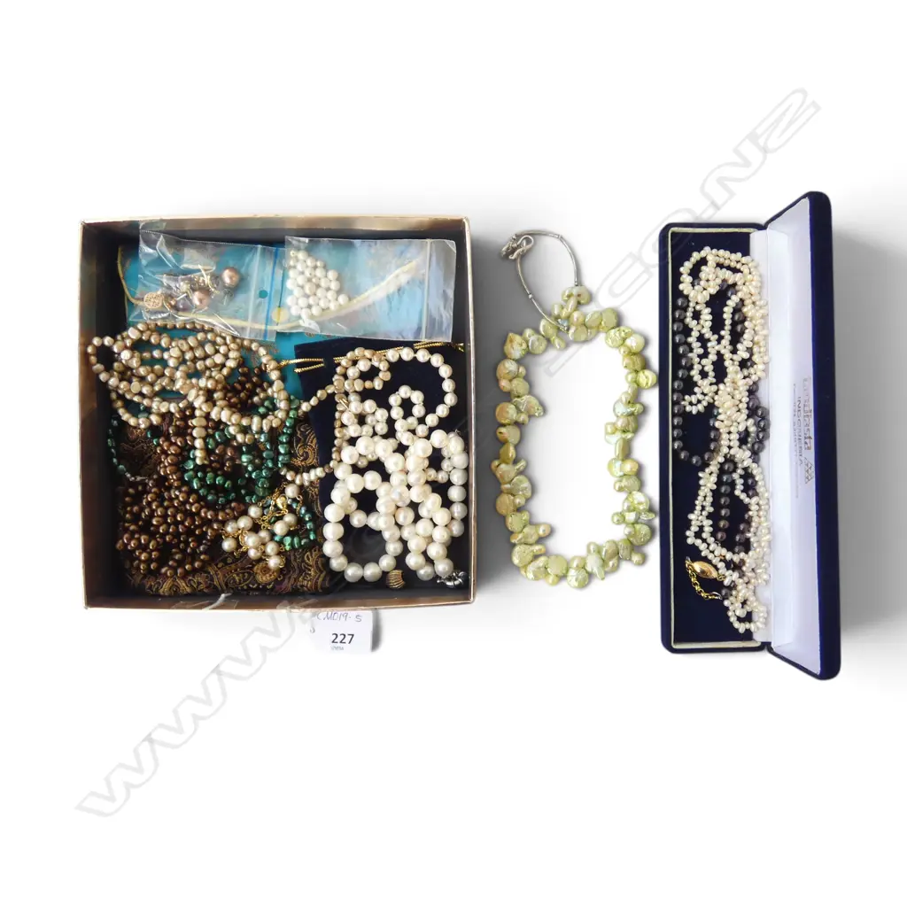 ASST. F/W & FAUX PEARLS etc Image 1++