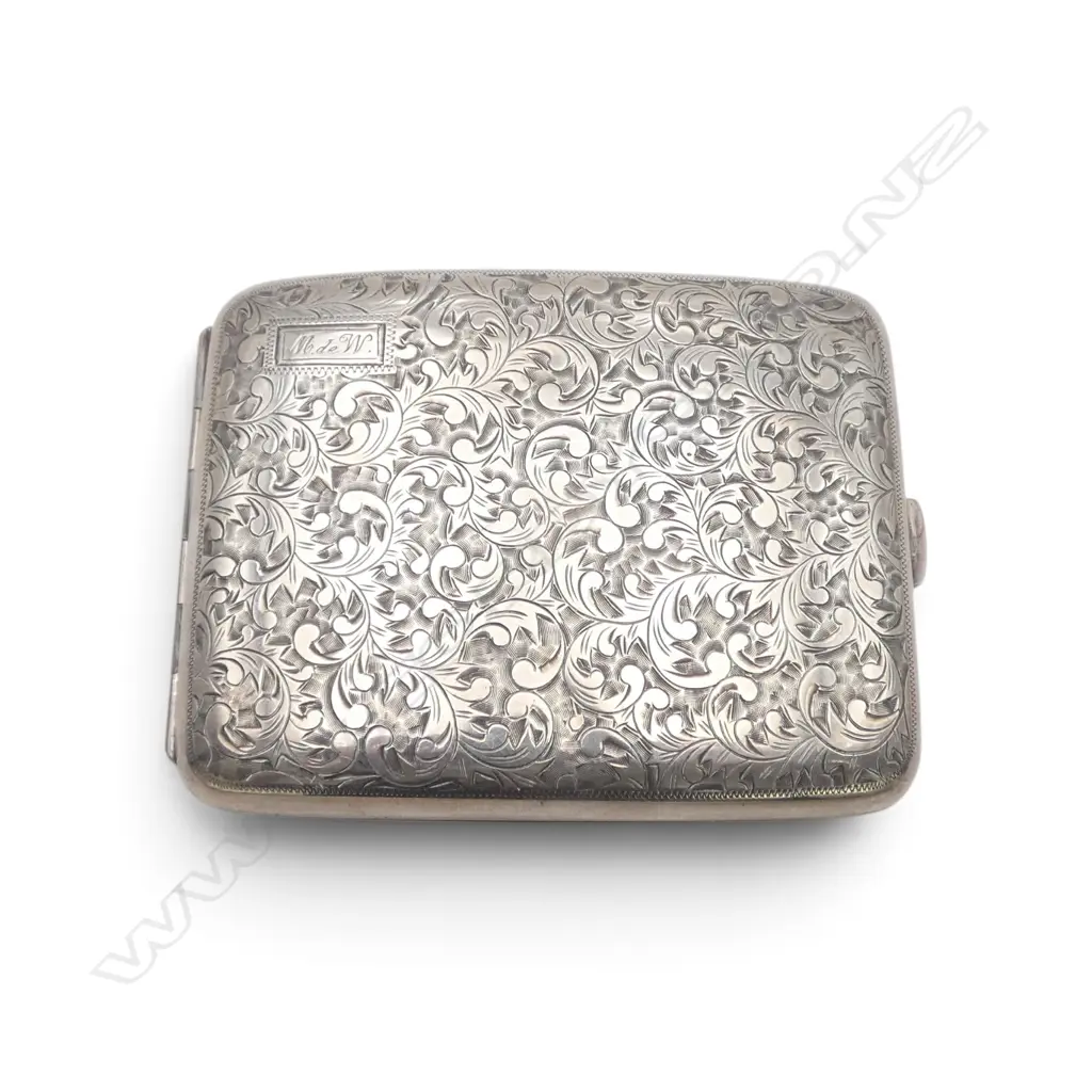 950 SILVER ENGRAVED CIGARETTE CASE, STAMPED '950SILVER' 122gms, L.100mm W.75mm D.12mm Image 1++
