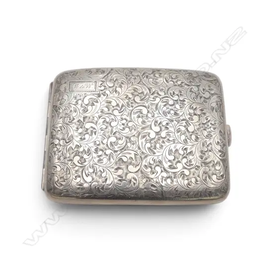 950 SILVER ENGRAVED CIGARETTE CASE, STAMPED '950SILVER' 122gms, L.100mm W.75mm D.12mm