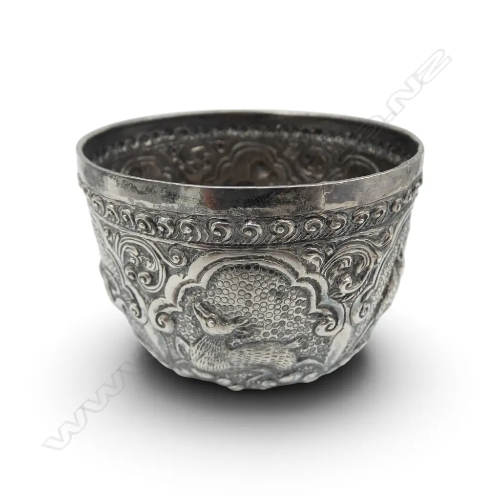 ANTIQUE BURMESE SILVER BOWL, REPOUSSE ANIMAL DECORATION, TESTING 95% SILVER, 85gms, H.60mm, Dia.83mm Image 1++