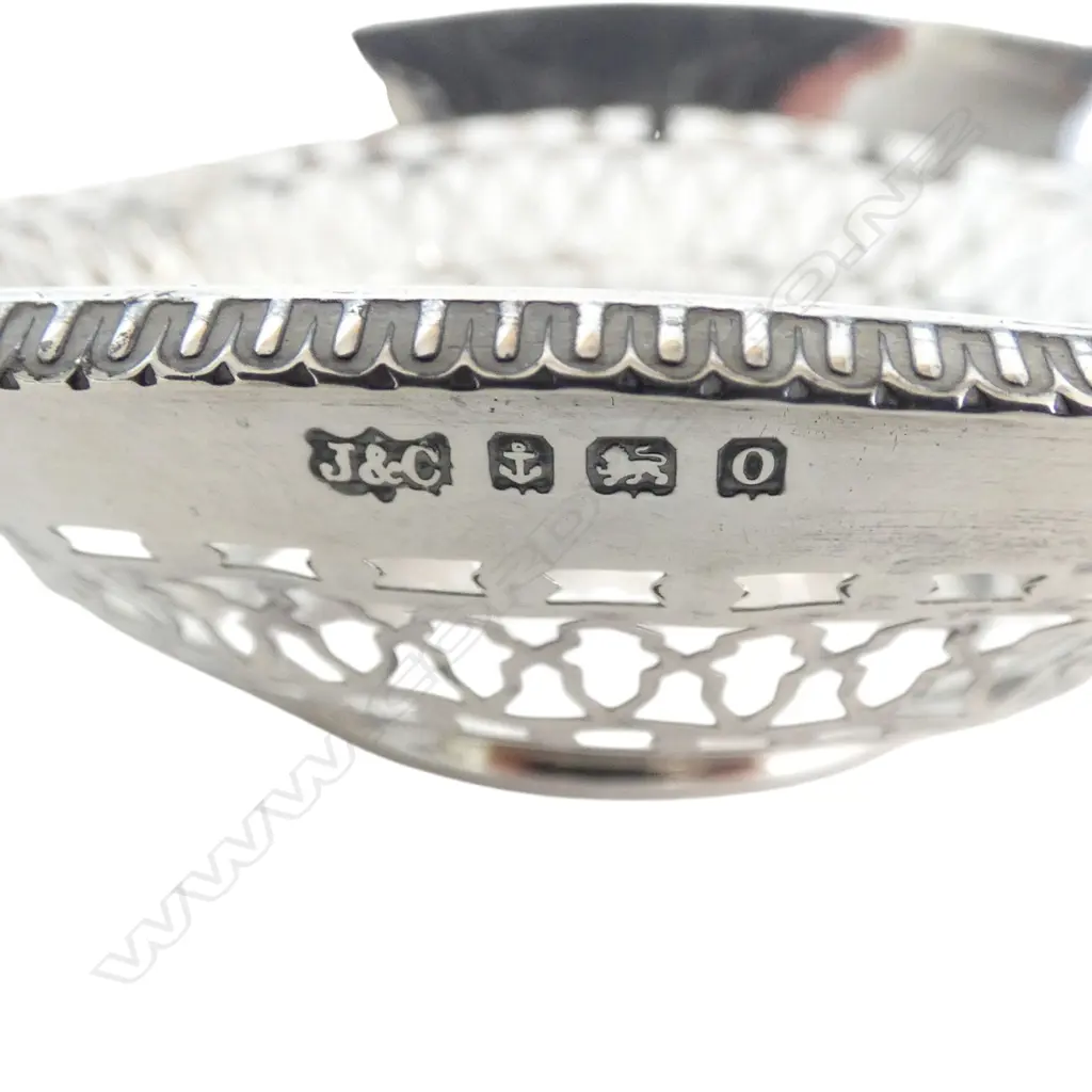 3 STG SILVER BON BON DISHES 111gms Image 1++
