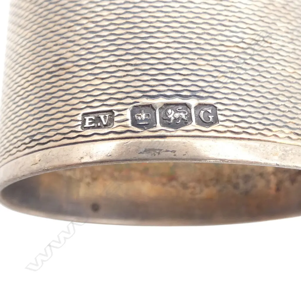 6 STG SILVER NAPKING RINGS, ENGINE TURNED DECORATION WITH INITIALS, ENGLISH HALLMARKS, 128gms Image 1++