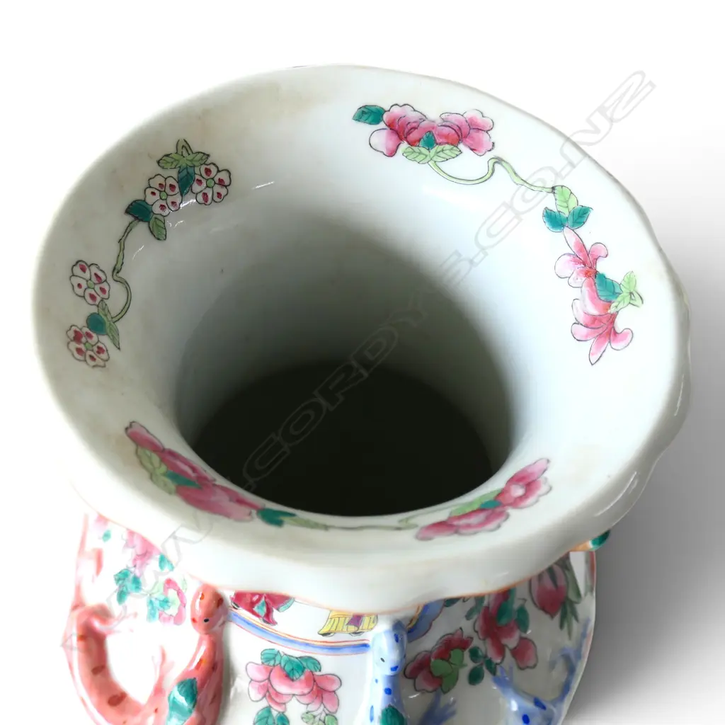 ORIENTAL VASE ON STAND (HOLE DRILLED IN BASE) H.395mm Image 1++