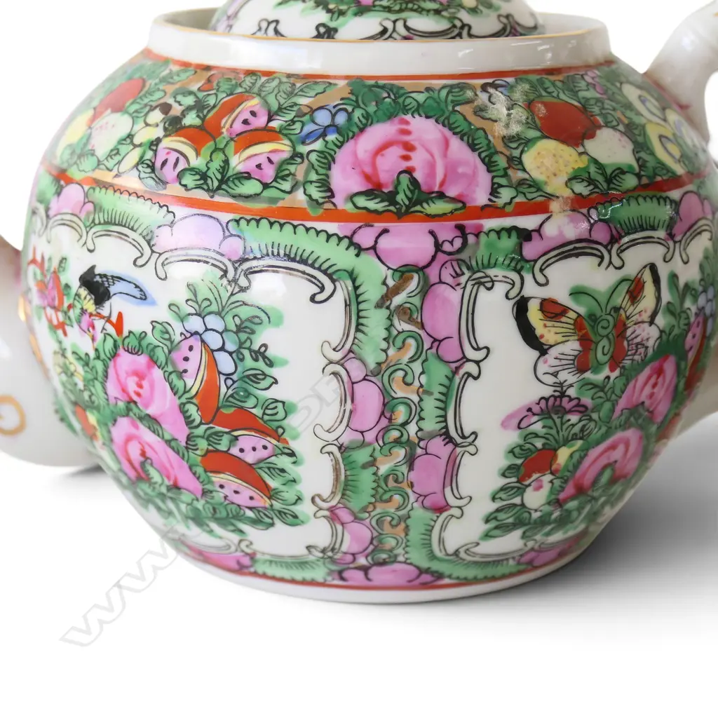 CHINESE FAMILLE ROSE SET; TEAPOT, 2 CUP/SAUCER  & MILK JUG Image 1++