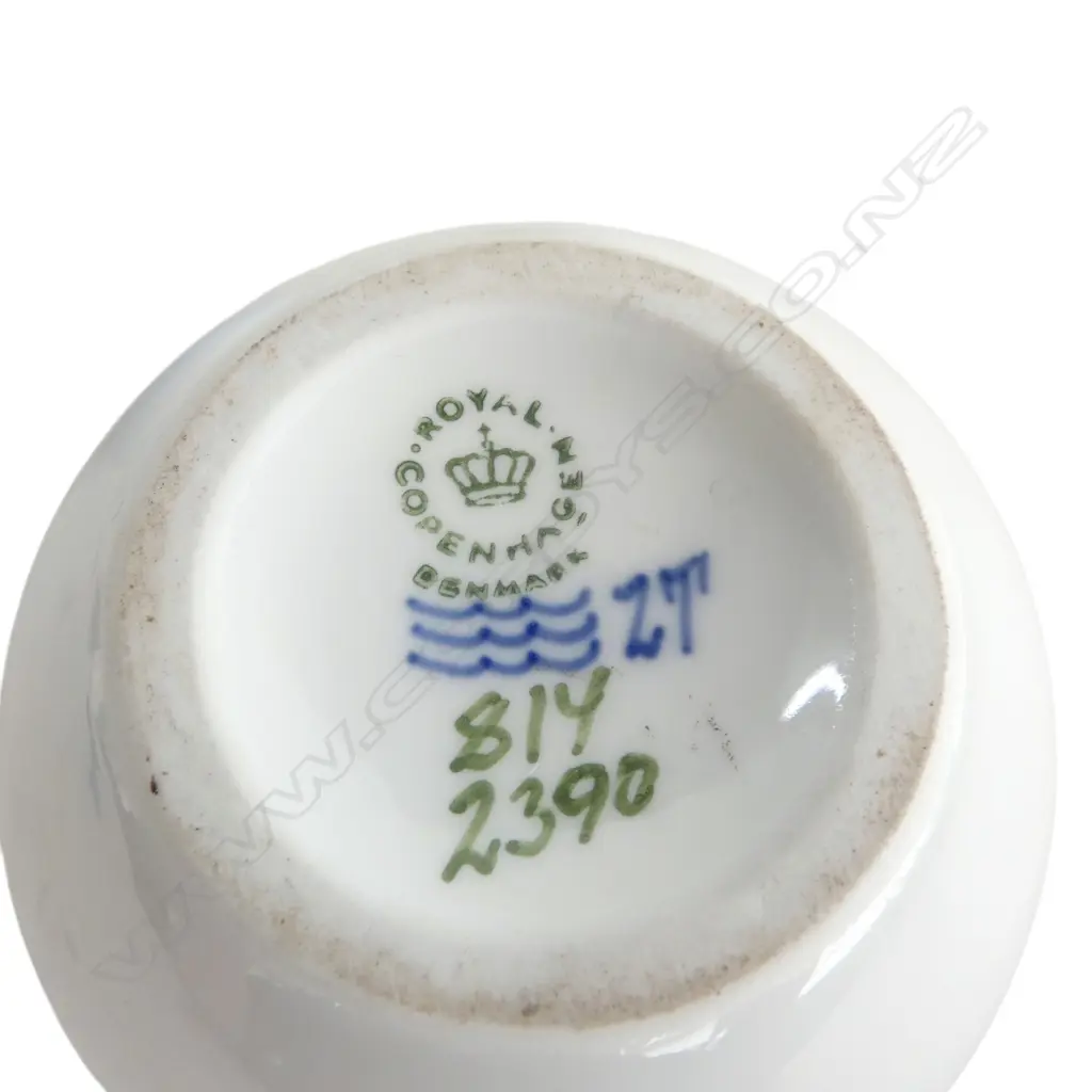 3 ROYAL COPENHAGEN VASES w BUTTERFLIES, GRADUATING SIZES, H.110, 80, 60mm Image 1++