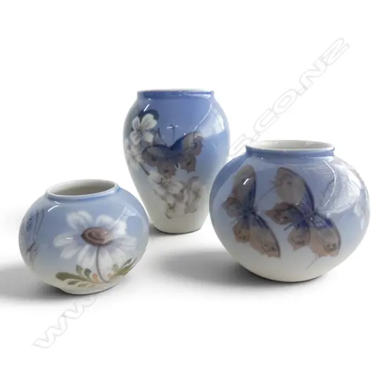 3 ROYAL COPENHAGEN VASES w BUTTERFLIES, GRADUATING SIZES, H.110, 80, 60mm