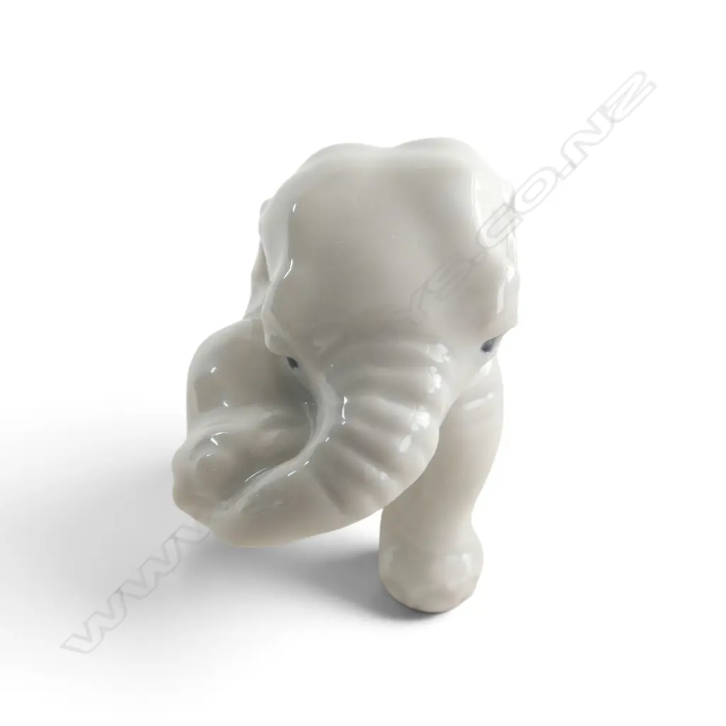 ROYAL COPENHAGEN FIGURINE White Elephant, by Jeanne Grut, H.70mm Image 1++