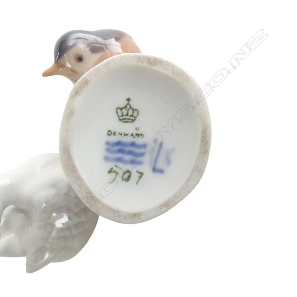 4 ROYAL COPENHAGEN SML FIGURINES; DOVE, PENGUIN (1938), BIRD & FROG (1952), H.40-70mm Image 1++