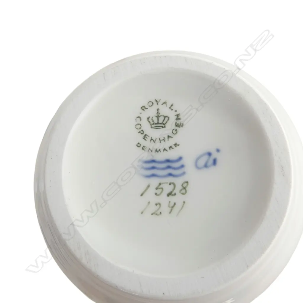 ROYAL COPENHAGEN GINGER JAR w blossom & butterflies (1965), H.150mm Image 1++