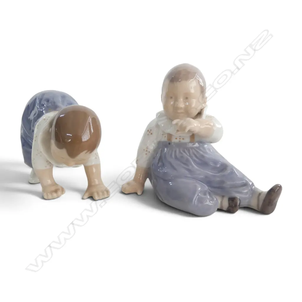 2 ROYAL COPENHAGEN FIGURINES, CRAWLING BABY(1938), H.75, POINTING BABY (1955), 90mm Image 1++