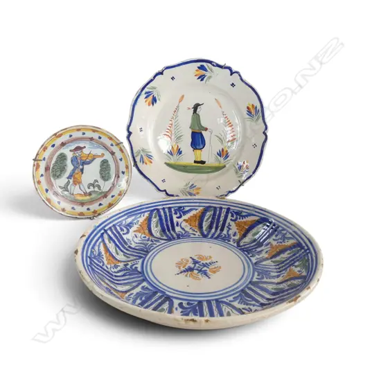 3 PCES FAIENCE; HENRIOT QUIMPER PLATE 240mm dia, BOWL 260mm dia, SMALL PLATE 135mm dia