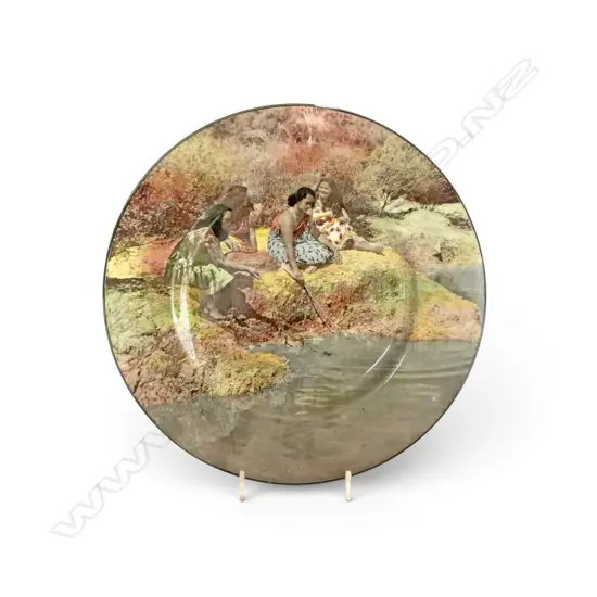 ROYAL DOULTON PLATE w. 4 MAORI WOMEN 270mm dia