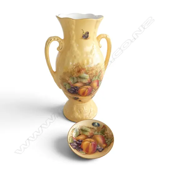 AYNSLEY CHINA VASE H270 & DISH DIA110MM FRUIT PLATE