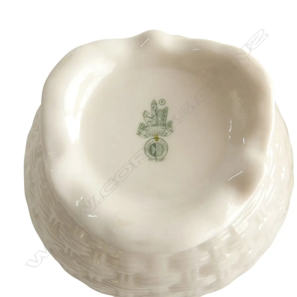 2 GREEN MARK BELLECK VASES H120MM Image 1++