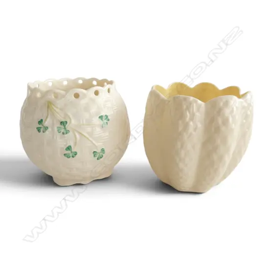 2 GREEN MARK BELLECK VASES H120MM