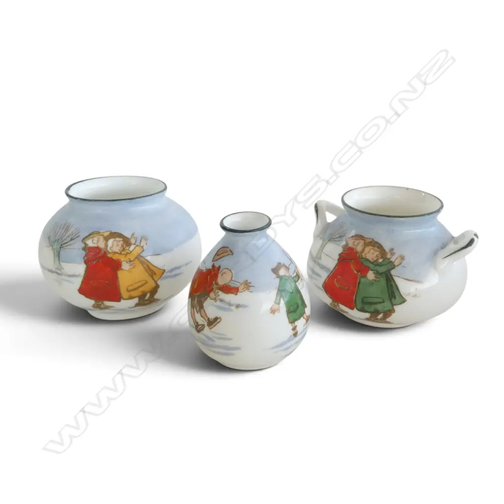 3 ROYAL DOULTON SKATER MINIATURES, H.40mm Image 1++