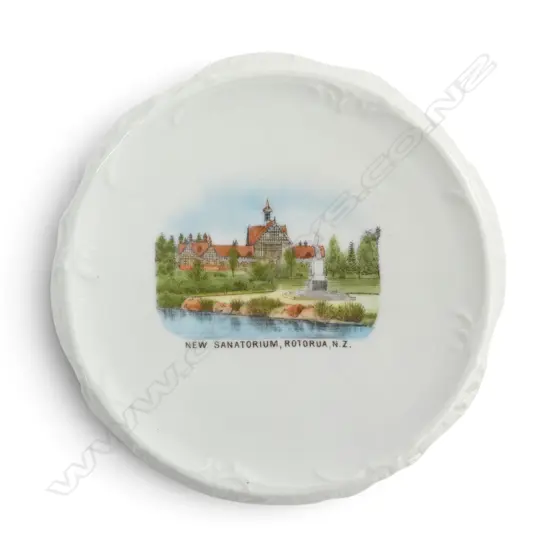 ANTIQUE NZ TEAPOT TRIVET ‘NEW SANOTORIUM ROTORUA NZ’ BY VICTORIA AUSTRIA, Dia.175mm