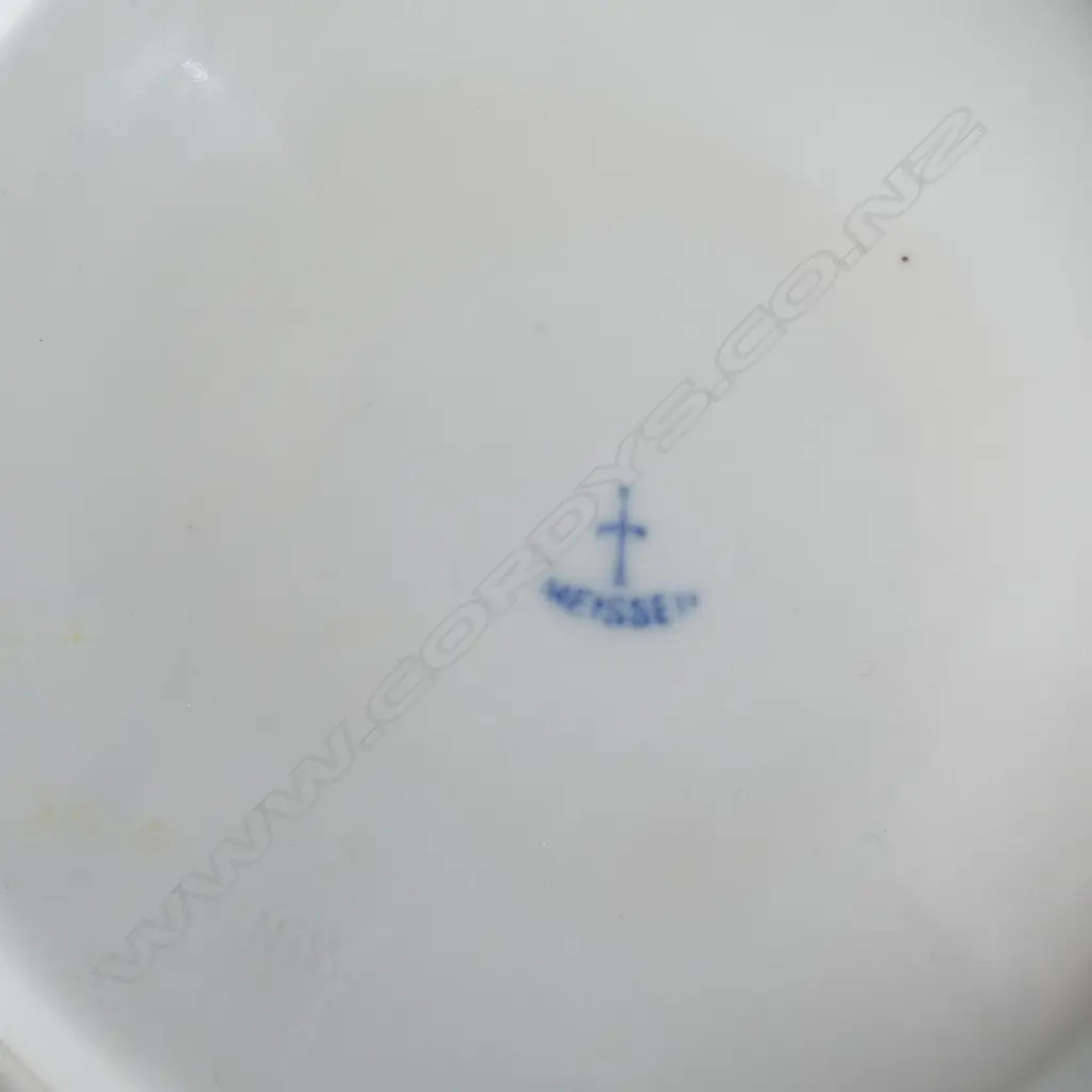 7 ASST. MEISSEN BLUE ONION PLATES (GOOD CONDITION, MINIMAL WEAR 250mm dia) + TEAPOT (FAULTS)  Image 1++
