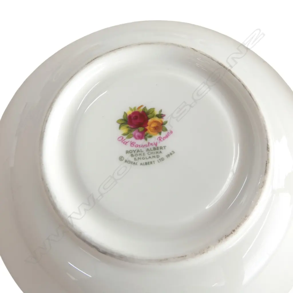 ASST. ROYAL ALBERT 'OLD COUNTRY ROSES' CHINA Image 1++
